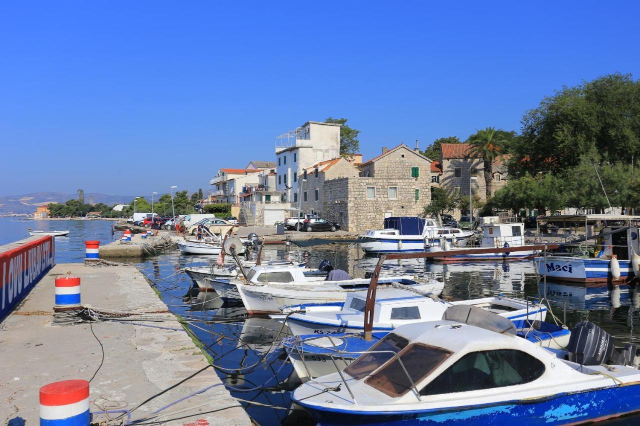 Apartments By The Sea Kastel Kambelovac, Kastela - 13349 Bagian luar foto